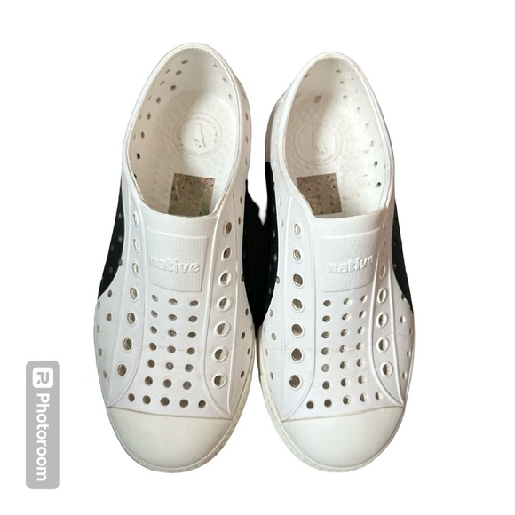 NATIVE Jefferson Circle Unisex Slip On Lightweight Eva Waterproof Shoes Size C13 - Picture 1 of 6